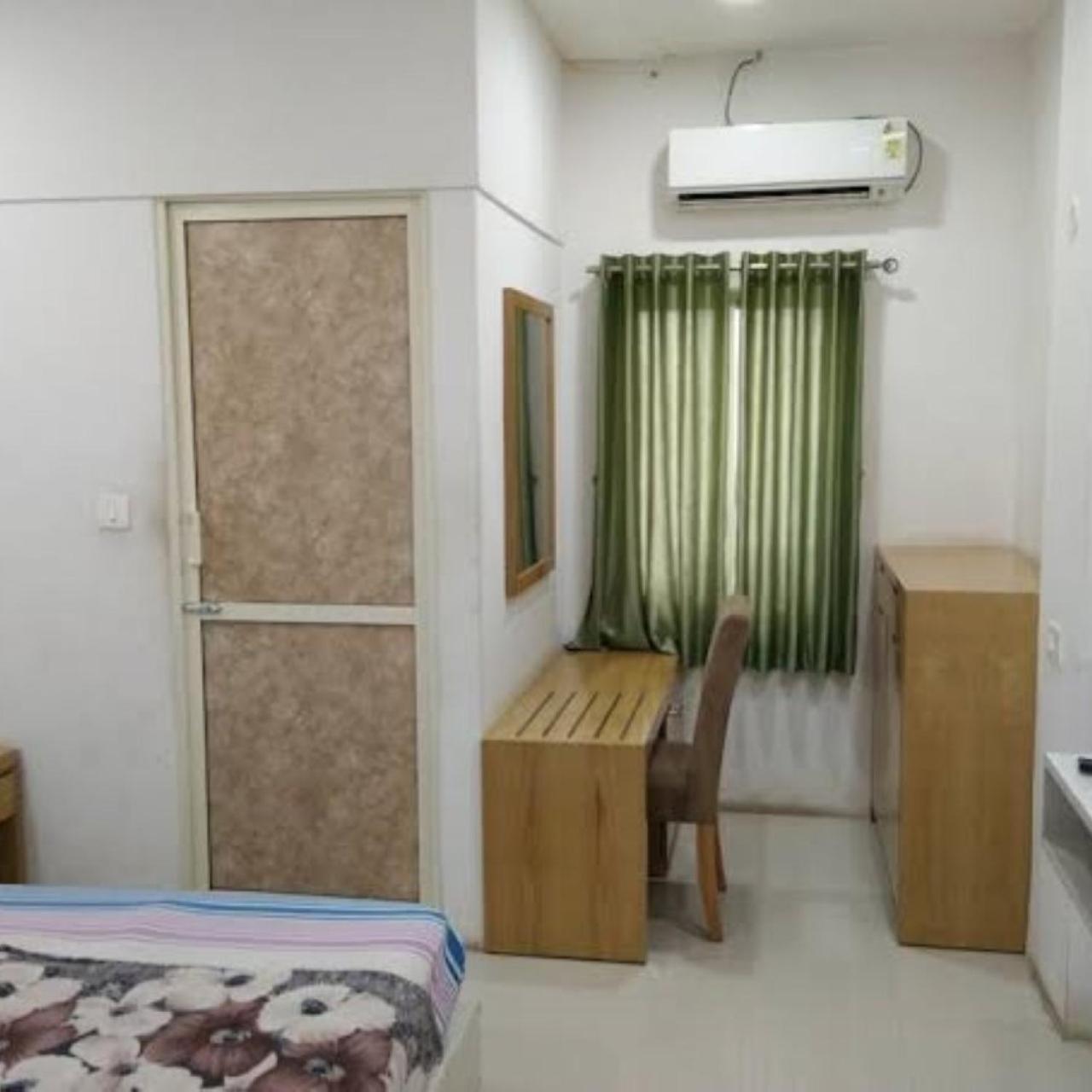 Divya Jyot Residency Bhuj Hotel Eksteriør billede