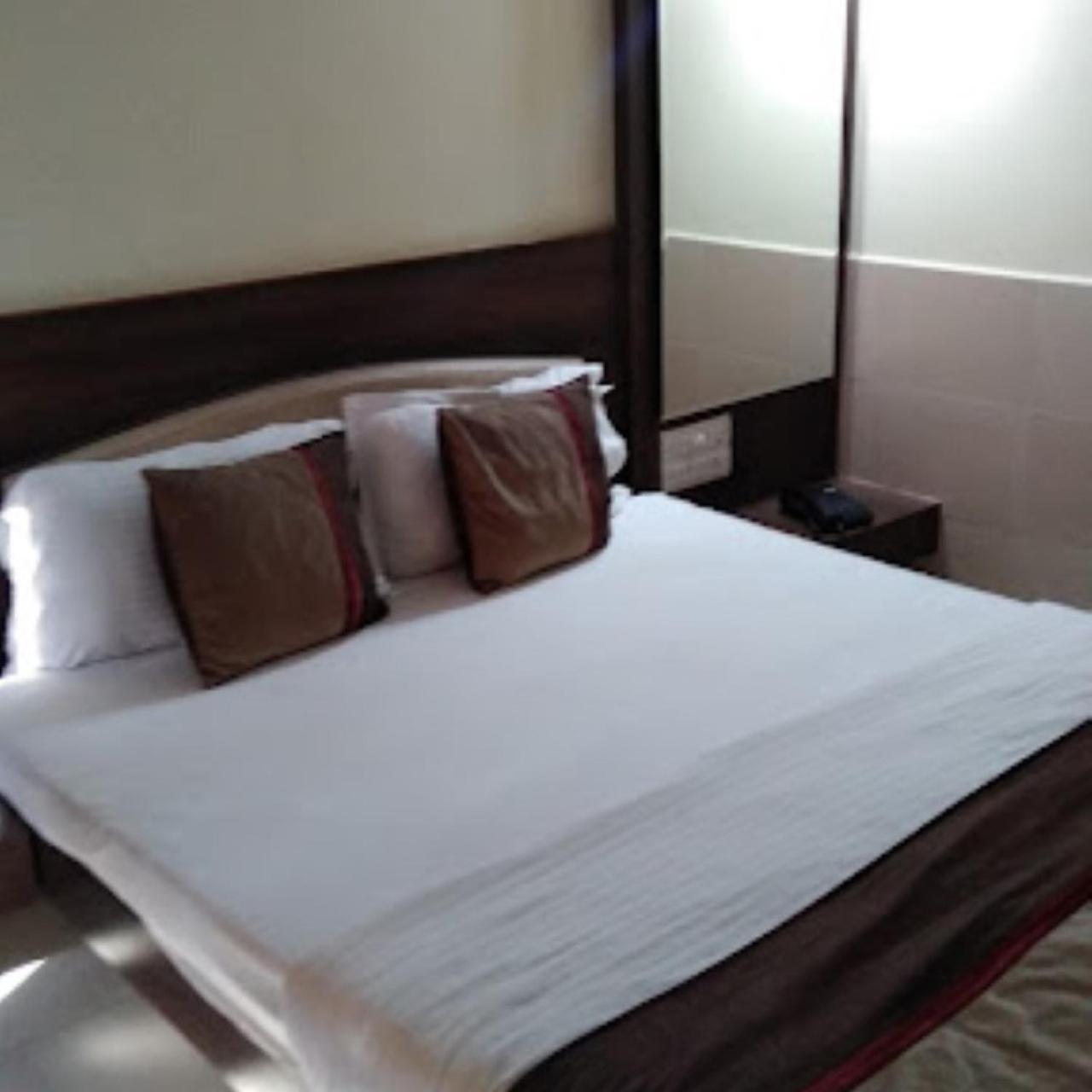 Divya Jyot Residency Bhuj Hotel Eksteriør billede