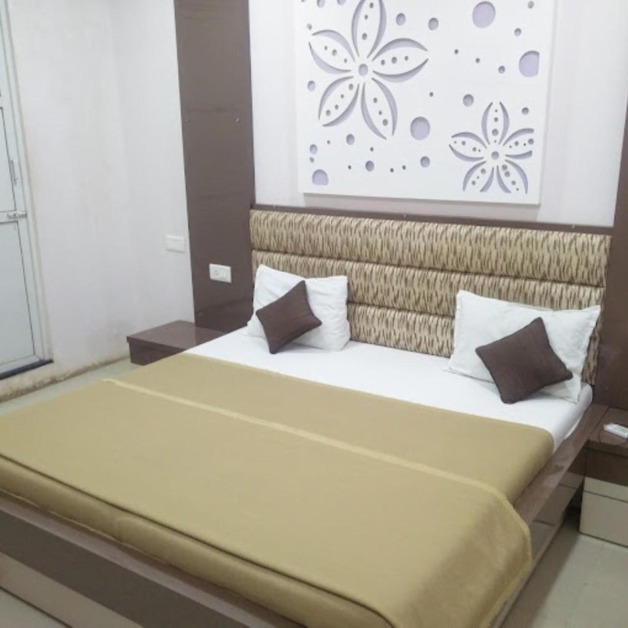 Divya Jyot Residency Bhuj Hotel Eksteriør billede
